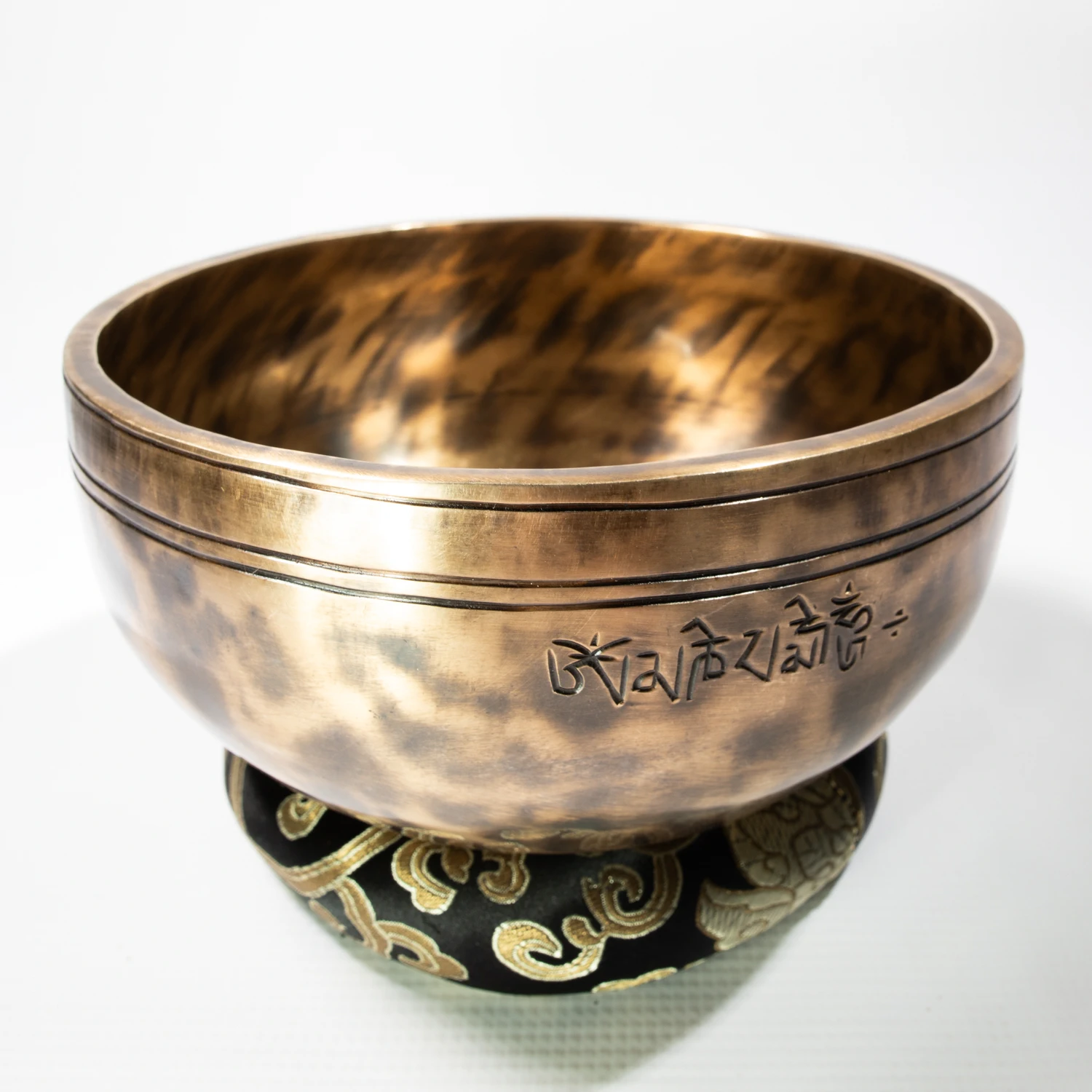 BOLURI TIBETANE - Singing Bowl Tibetan Autentic Forjat manual - Jhumka Full Moon, 17 - 18 cm, 1,132 kg
