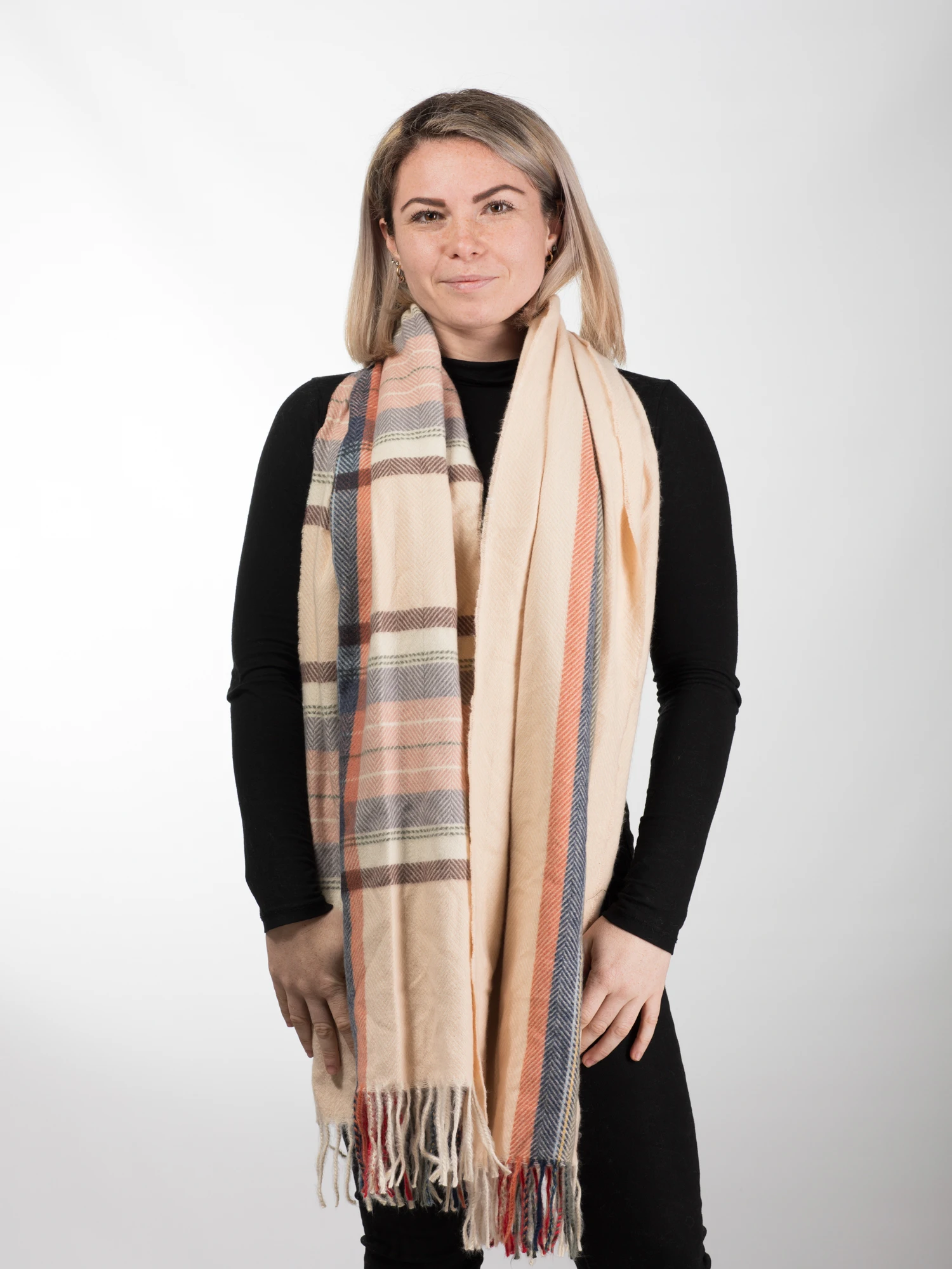 ACCESORII DE IARNĂ - Esarfa eleganta din casmir tip sal - Model Unicat 31