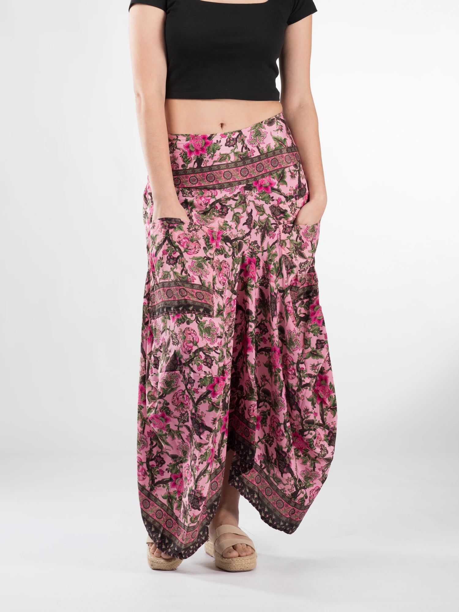 Primavara 2026 - Fusta asimetrica din material fluid cu print floral - Model 68