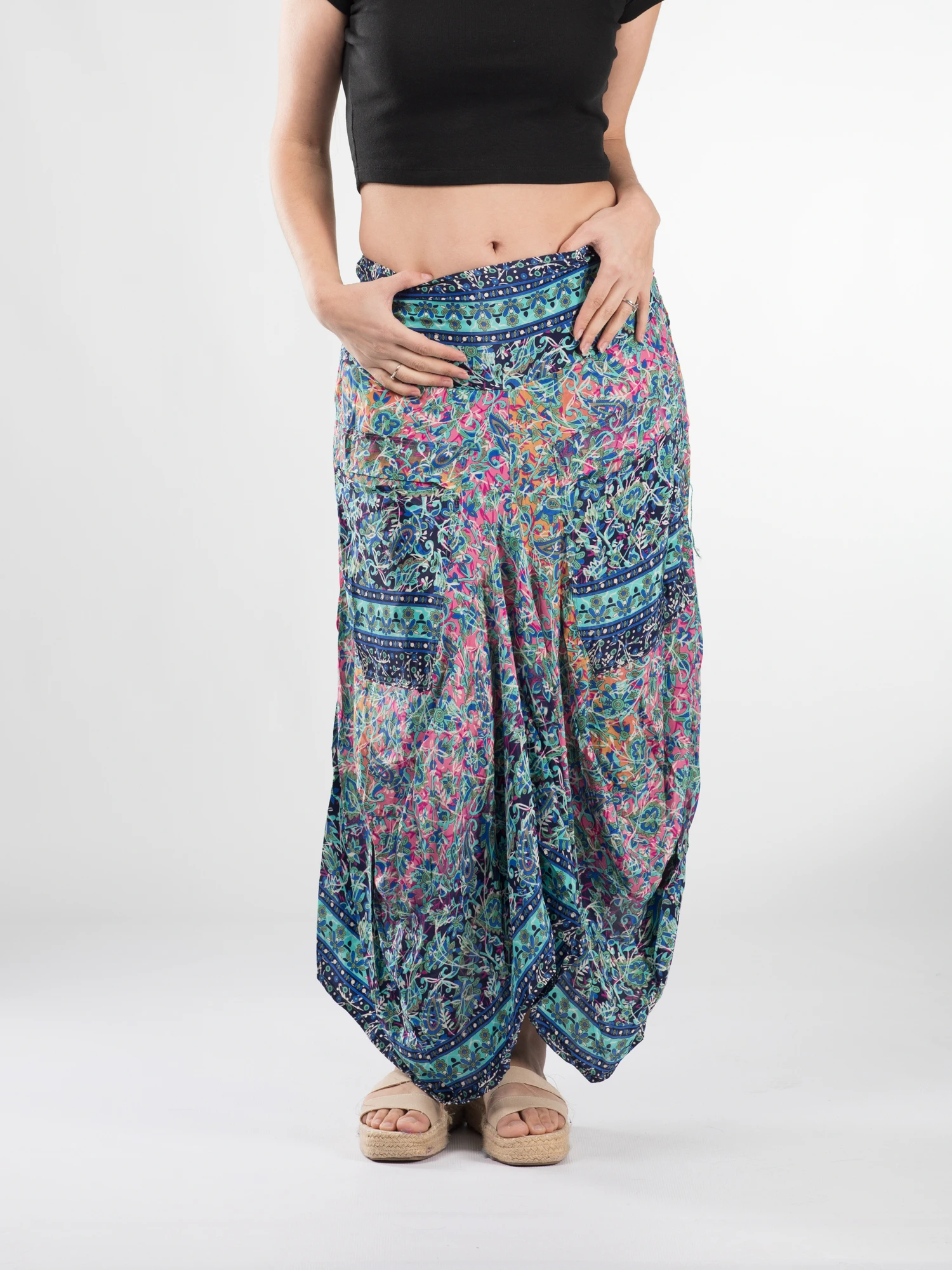Primavara 2026 - Fusta asimetrica din material fluid cu print floral - Model 72