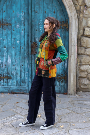 Hanorac din bumbac cu petice colorate si ornamente cusute manual [2]