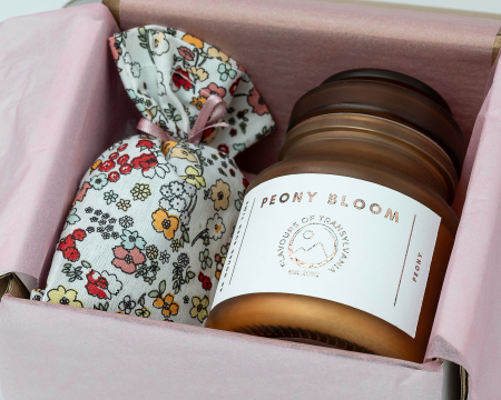 Lumanare parfumata cu miros de Peony Bloom [2]