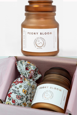 Lumanare parfumata cu miros de Peony Bloom [1]