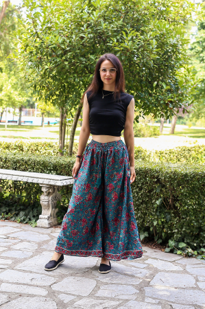 Pantaloni cu croi lejer din material fluid si fir auriu - Model 24 [1]