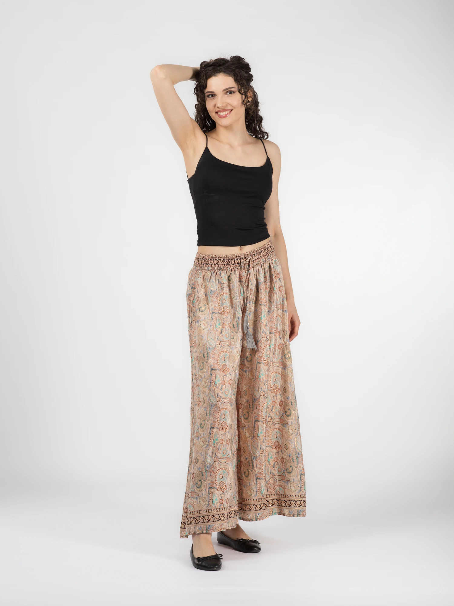Pantaloni cu croi lejer din material fluid și fir auriu - Model 29 [1]