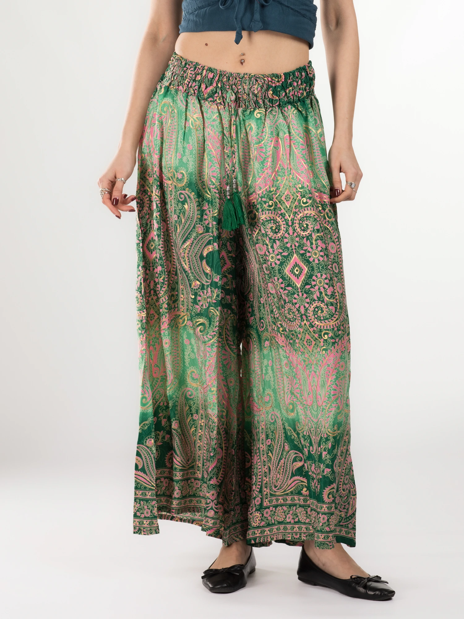 Primavara 2026 - Pantaloni cu croi lejer din material fluid și fir auriu - Model 37