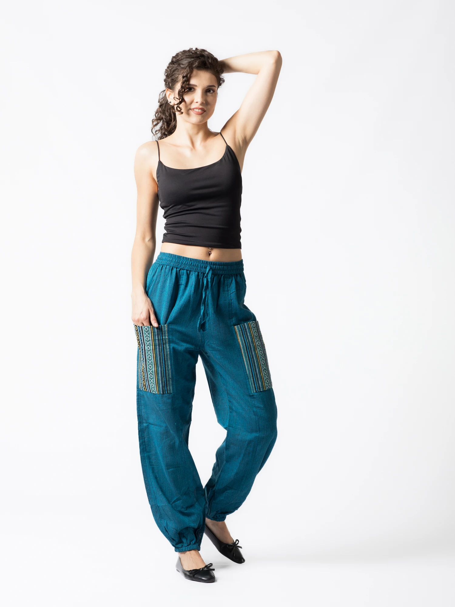 Pantaloni din bumbac cu șnur în talie și buzunare frontale cu detalii - Vișiniu [4]