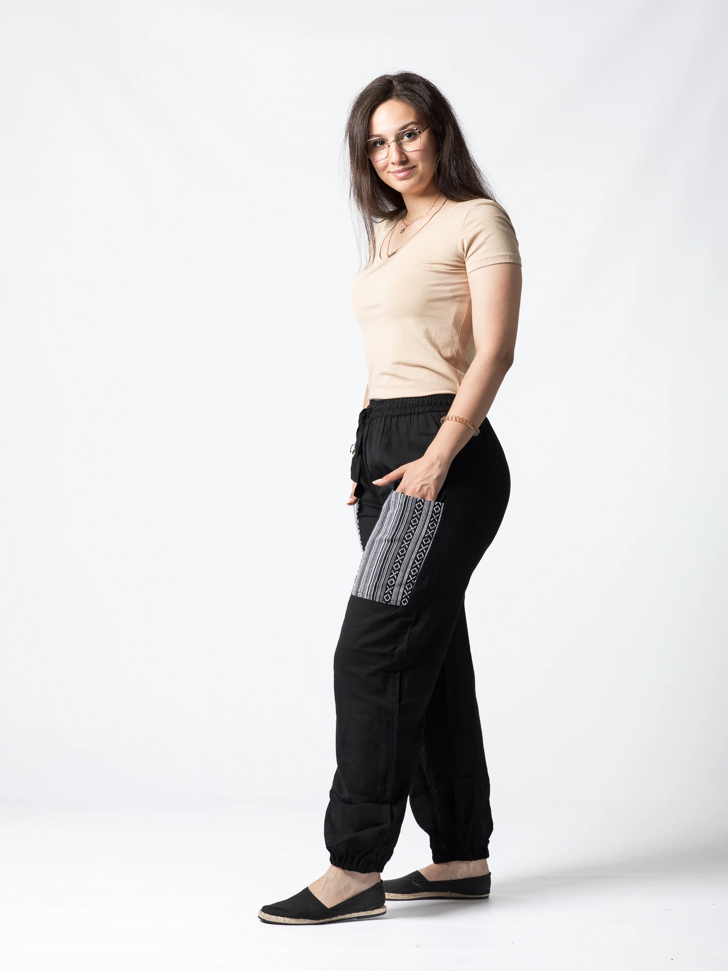 Pantaloni din bumbac cu șnur în talie și buzunare frontale cu detalii - Vișiniu [2]