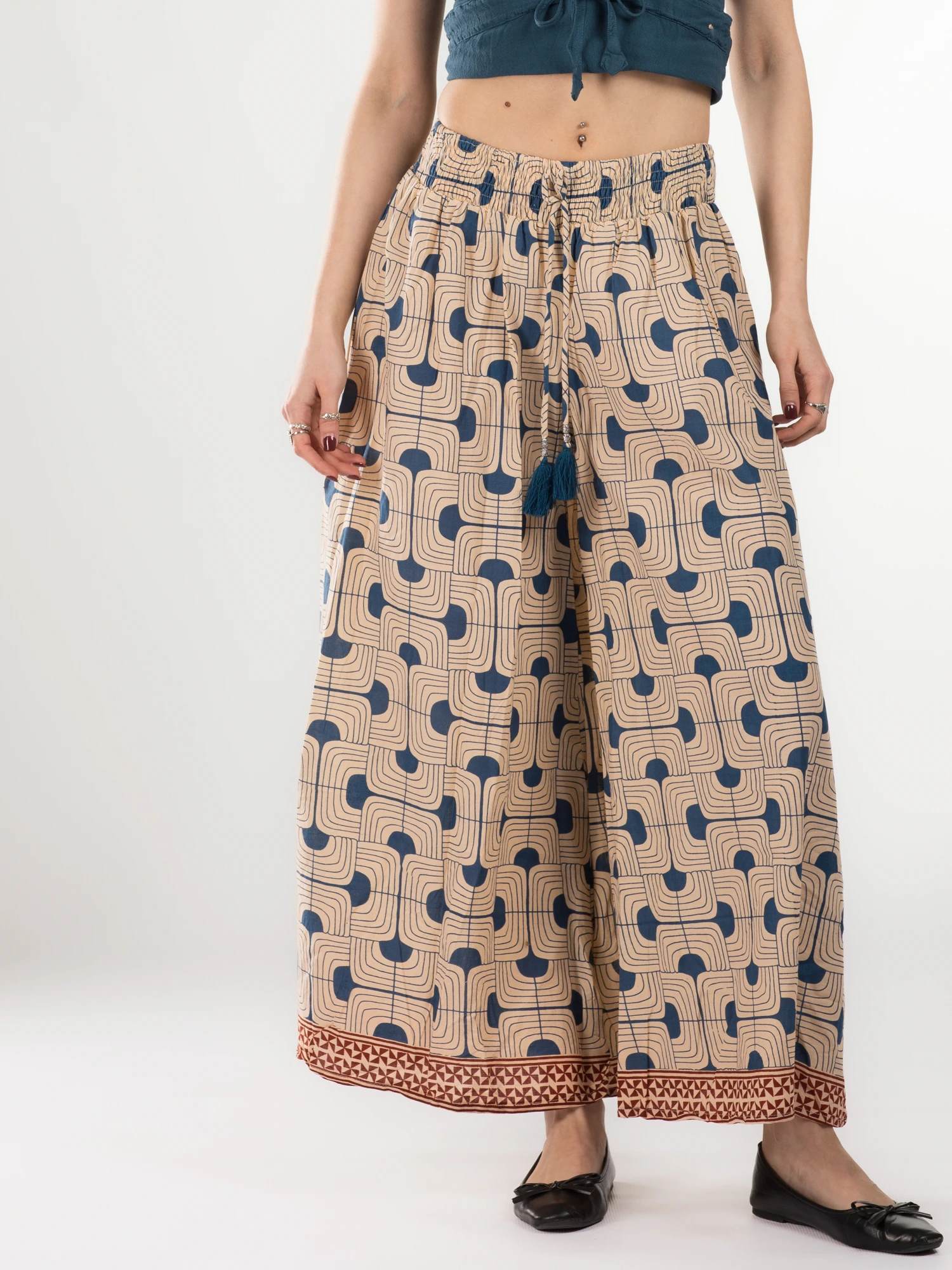 Primavara 2026 - Pantaloni din bumbac evazati cu elastic si snur in talie - Model 21