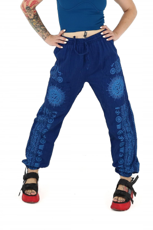 Pantaloni - Pantaloni drepți din bumbac cu print Om - Teal