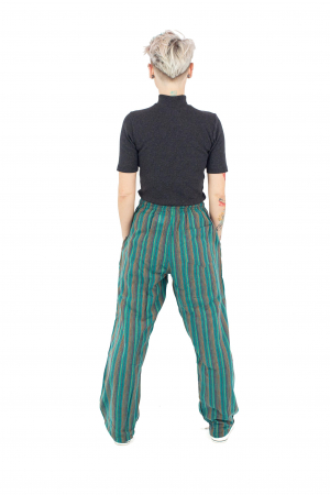 Pantaloni drepti in dungi cu buzunar la spate [3]