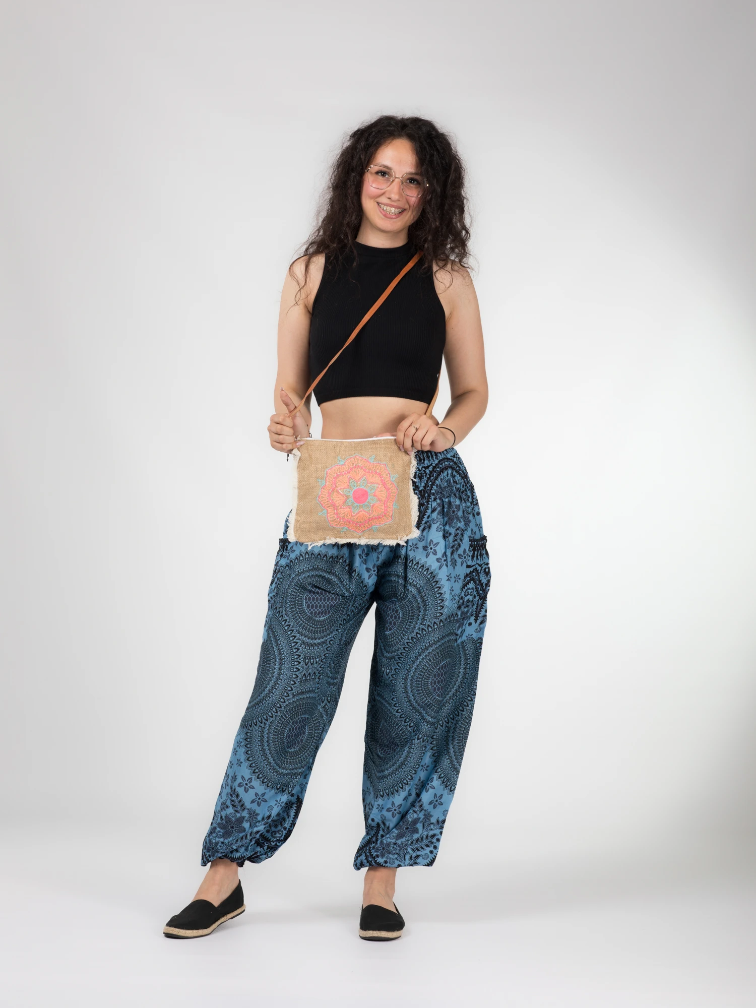 Pantaloni lejeri Jasmine cu print all over - Verde [2]