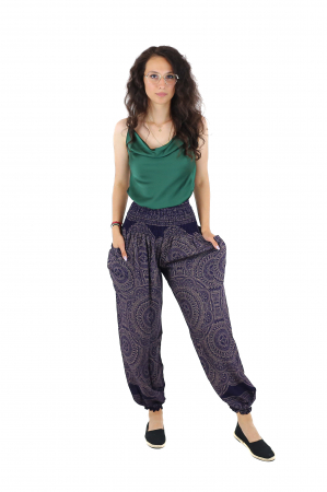 Pantaloni Jasmine din material fluid cu print Mandala all over - Verde [3]