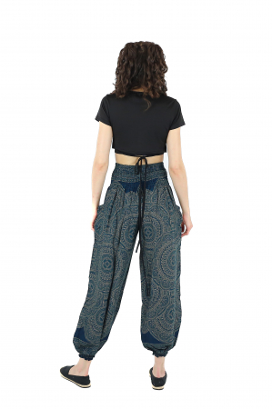 Pantaloni Jasmine din material fluid cu print Mandala all over - Verde [3]