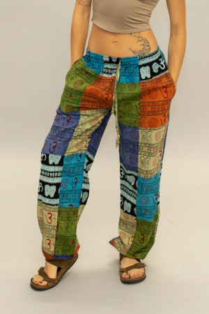 Pantaloni - Pantaloni patch cu print all over, motive hinduse - Multicolor