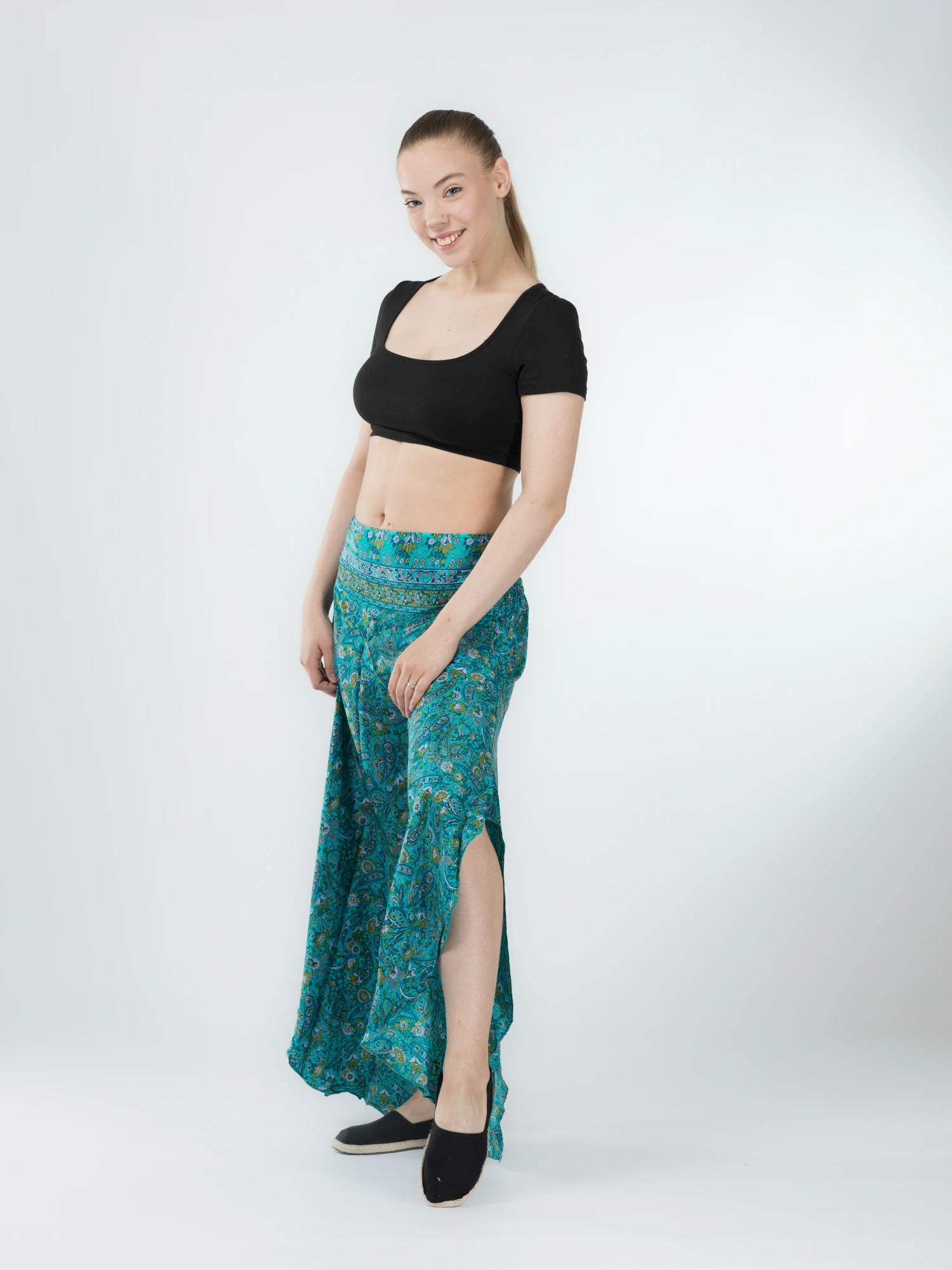 Pantaloni Petal Tips din material fluid - Model 3 [5]