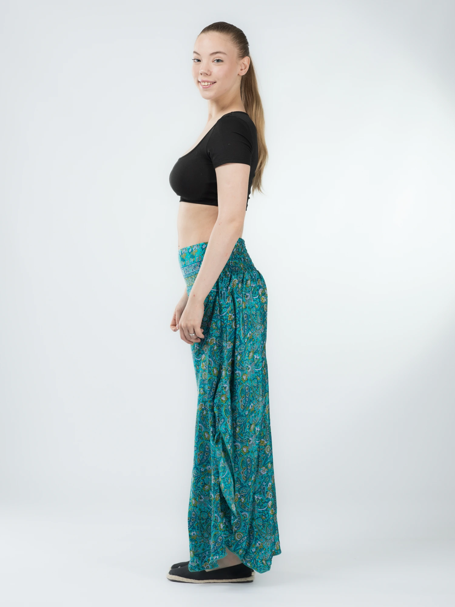 Pantaloni Petal Tips din material fluid - Model 3 [2]