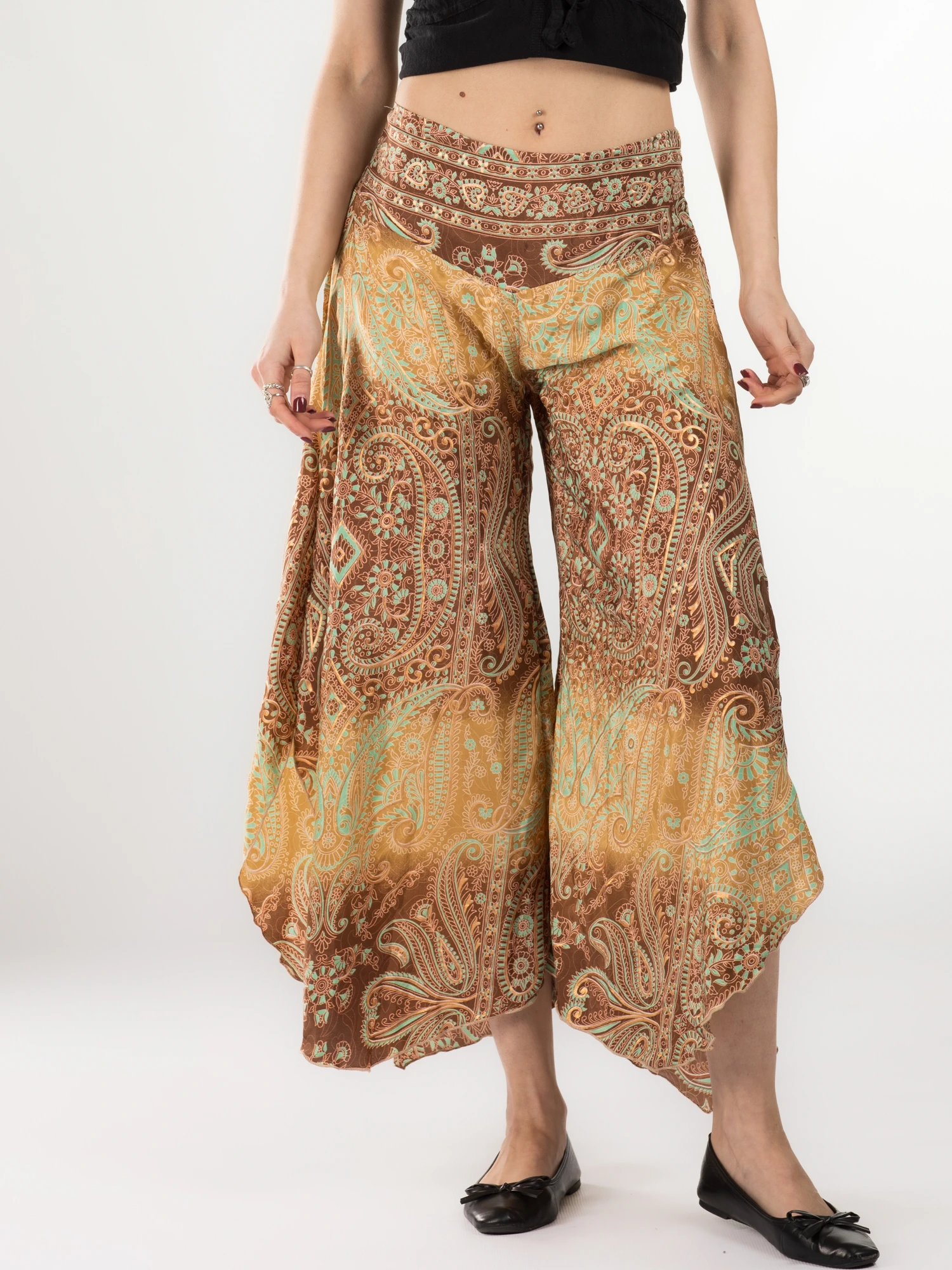 Primavara 2026 - Pantaloni Petal Tips din material fluid - Model 79