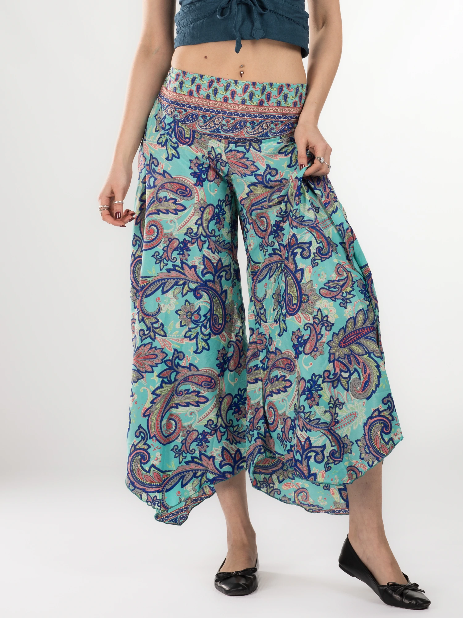 Primavara 2026 - Pantaloni Petal Tips din material fluid - Model 86