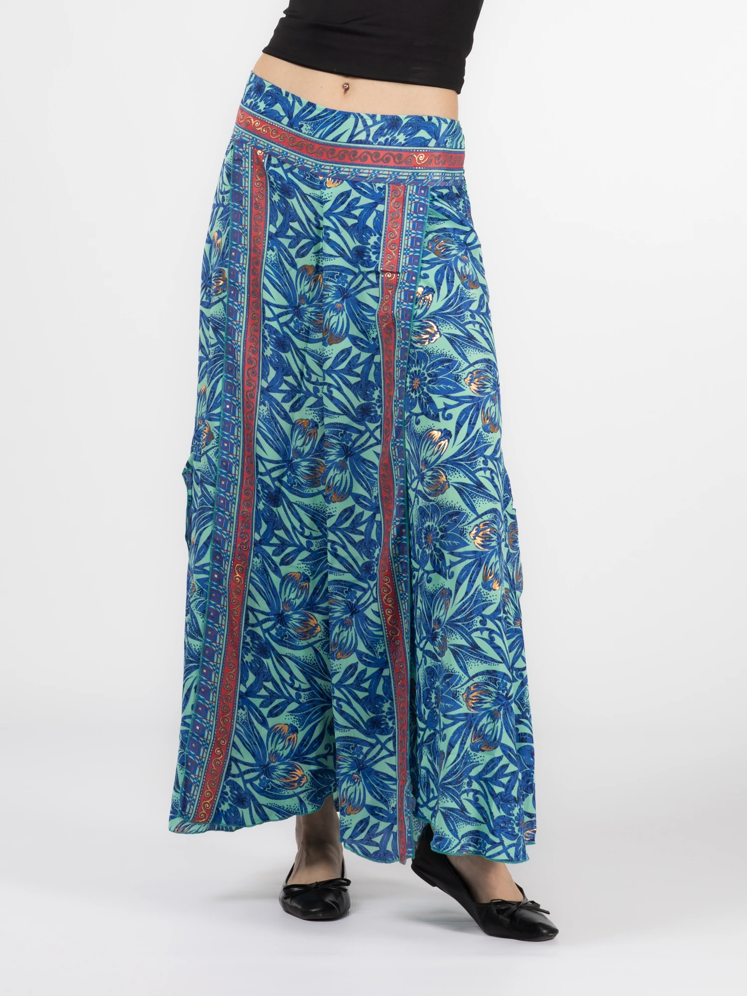 Pantaloni - Pantaloni petrecuți din material fluid cu print și fir auriu - Model 26
