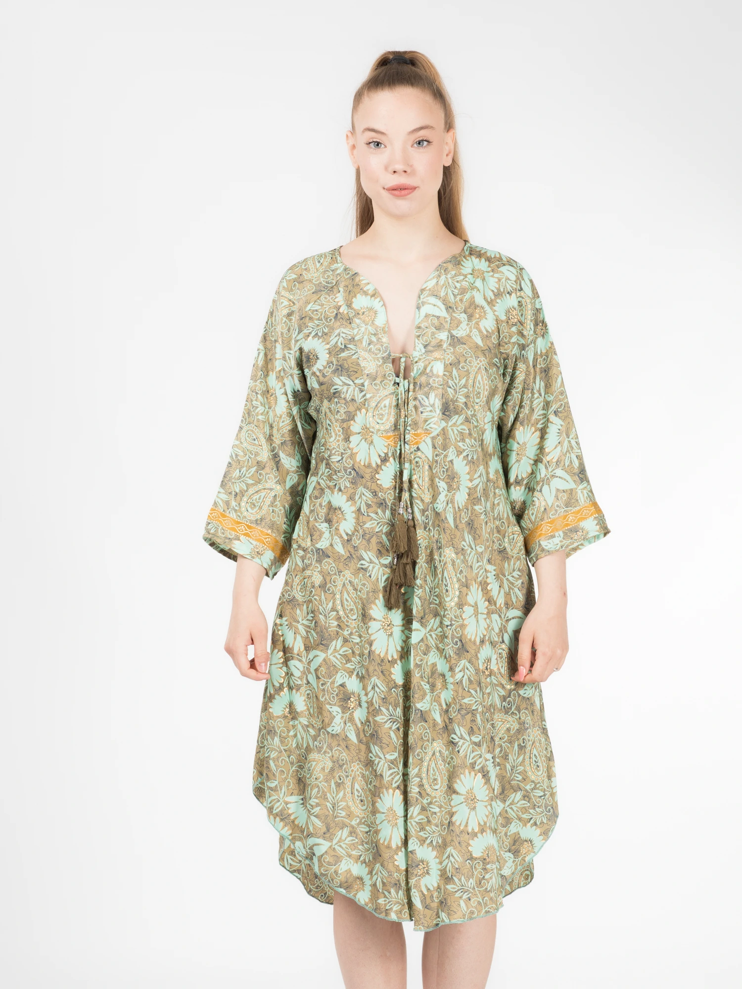 Rochii - Rochie boho asimetrică din material fluid cu print și detalii aurii - Model 3