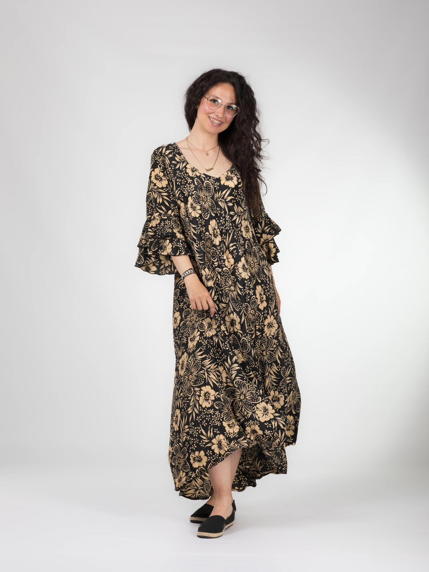 Rochie boho lejeră din material fluid cu fir auriu și mâneci scurte cu volănașe - Model 2 [4]