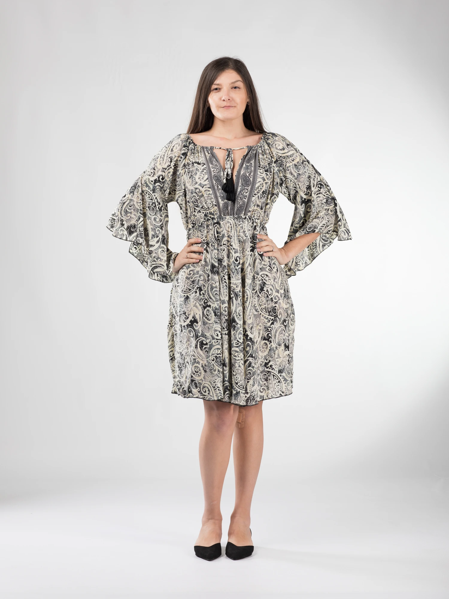 FEMEI - Rochie boho midi din material fluid, cu detalii aurii și mâneci 3/4 - Model 2