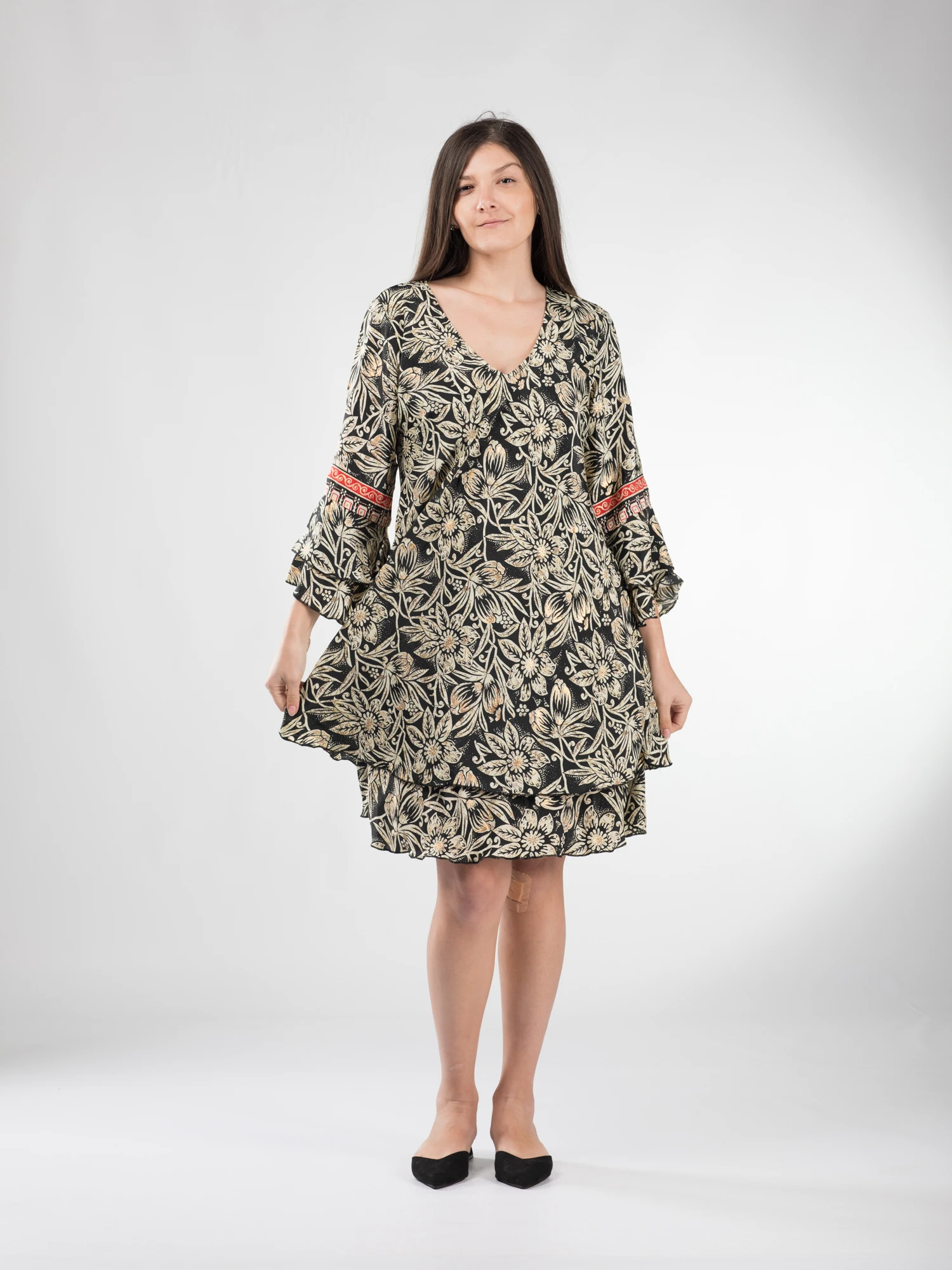 FEMEI - Rochie boho scurtă din material fluid cu mîneci 3/4 cu volane - Model 2