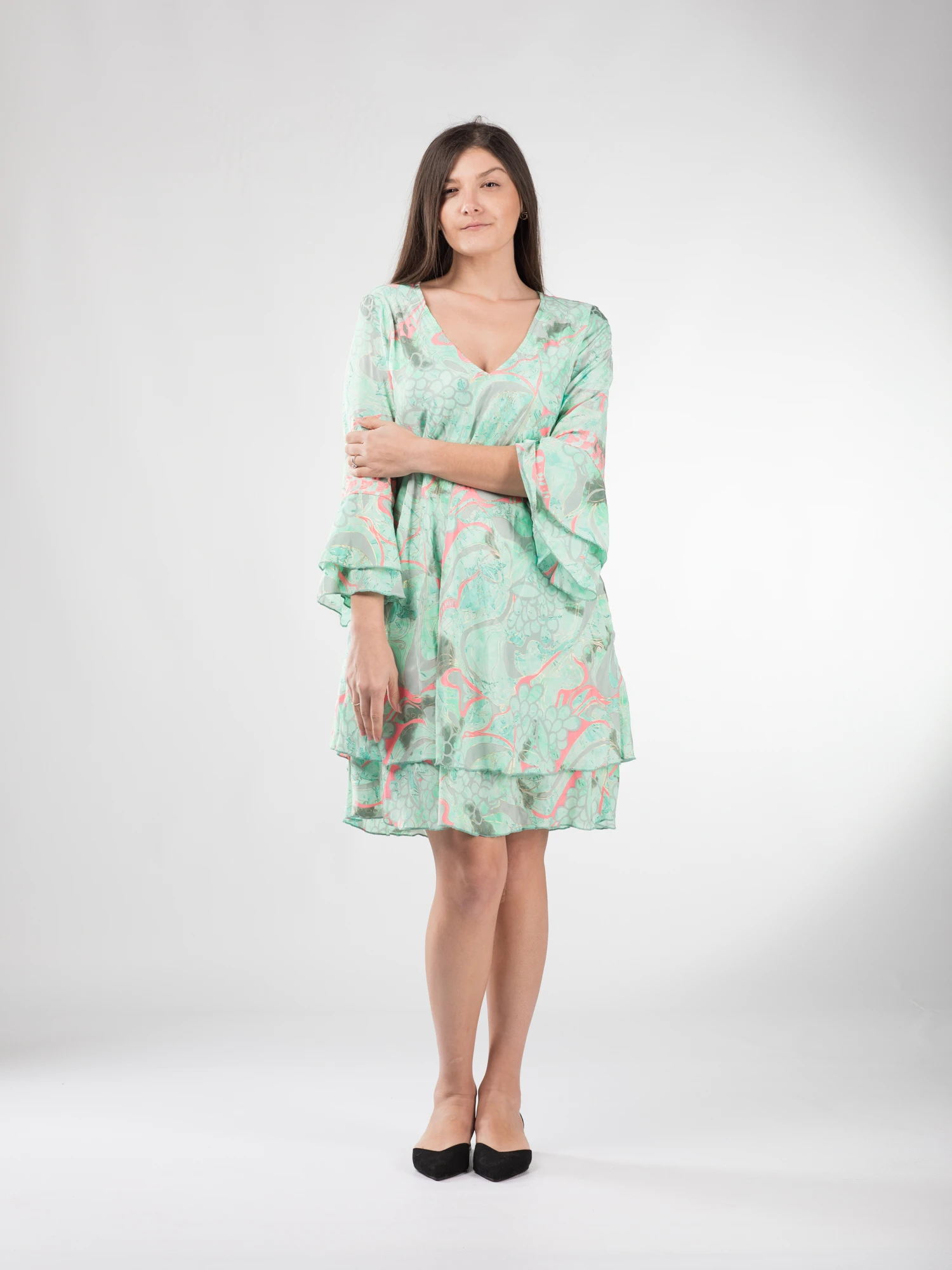 FEMEI - Rochie boho scurtă din material fluid cu mîneci 3/4 cu volane - Model 4