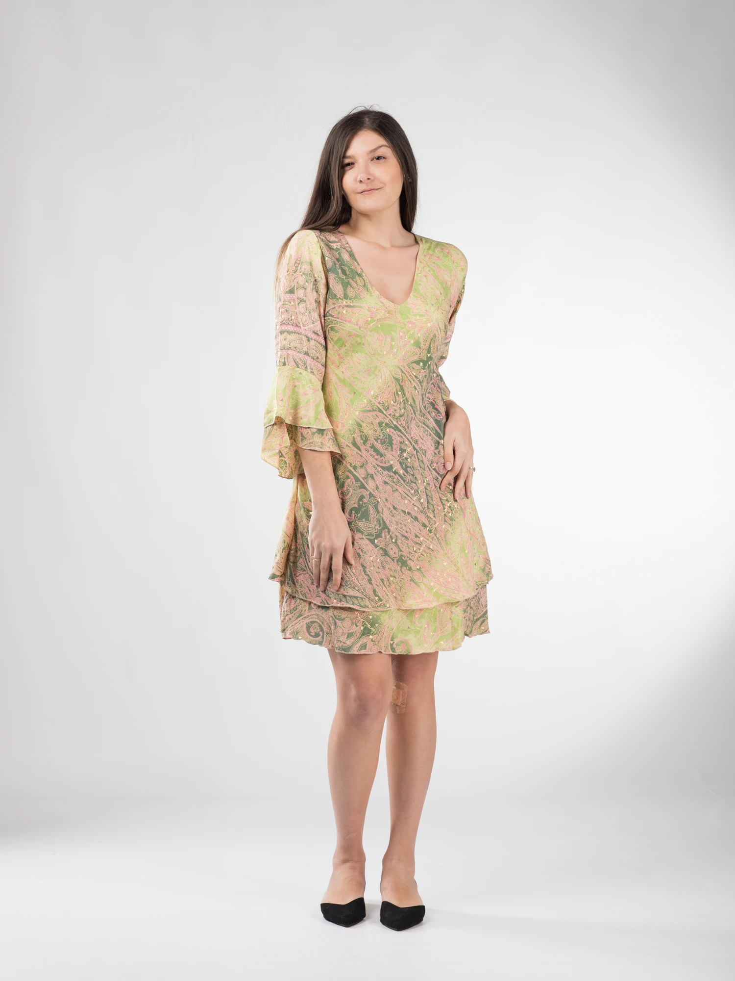 FEMEI - Rochie boho scurtă din material fluid cu mîneci 3/4 cu volane - Model 5