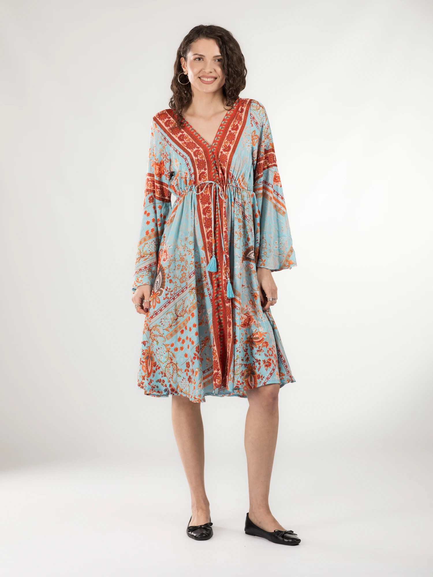 Primavara 2026 - Rochie midi din material fluid cu șnur în talie și mânecă lungă - Model 16