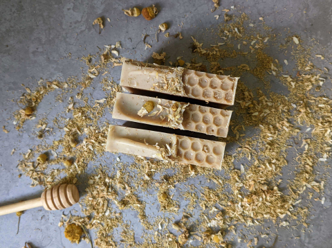 Sapun Natural - Chamomile & Honey [4]