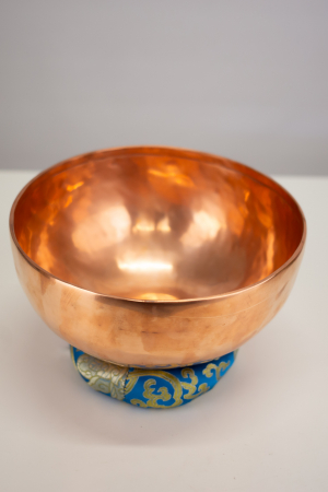 BOLURI TIBETANE - Singing Bowl Tibetan Autentic Forjat manual - Copper Color 23 cm, 1,593 kg