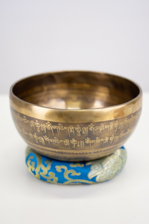 BOLURI TIBETANE - Singing Bowl Tibetan Autentic Forjat manual - Etching,  18 cm, 0,938 Kg