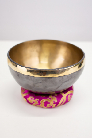 BOLURI TIBETANE - Singing Bowl Tibetan Autentic Forjat manual - Black Golden Border, 18 cm, 0,909 Kg