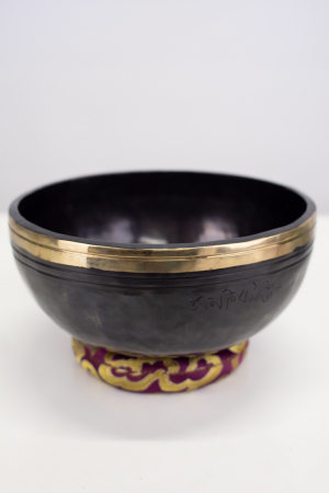 Singing Bowl Tibetan Autentic Forjat manual - Black Golden Borderr,  21 cm, 1,448 Kg [1]
