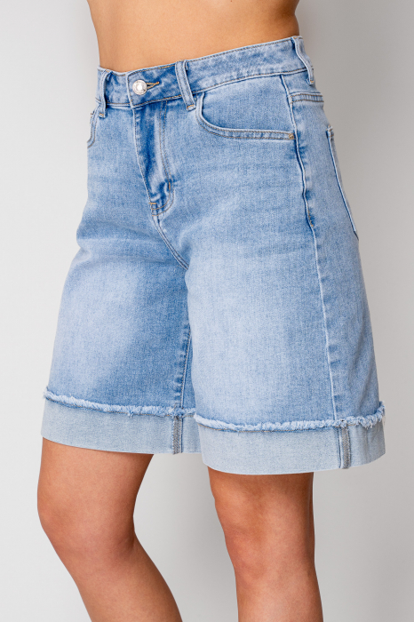Short denim jeans with a rolled hem Light Blue [3]