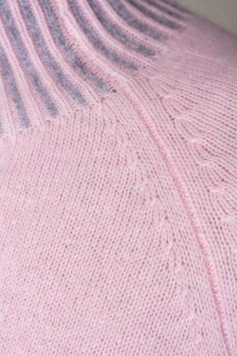 Pink/Grey 100% wool sweater [5]