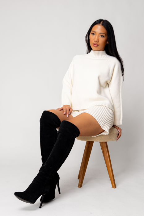 Off White Sweater and Shorts Set [1]