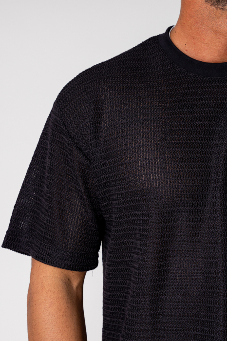 Black knitted T-shirt [3]