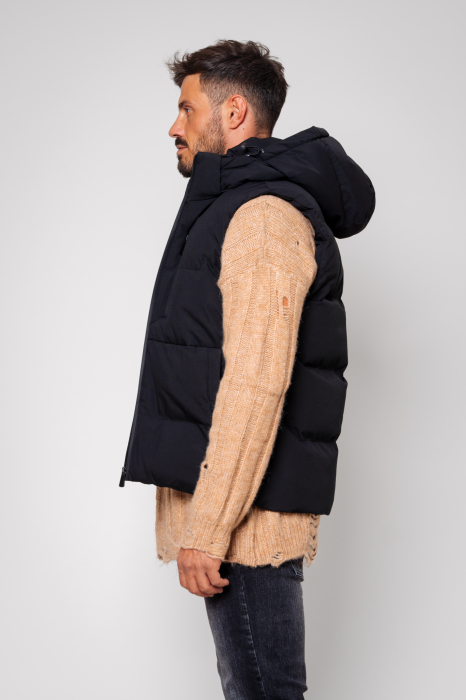 Black hooded vest [3]