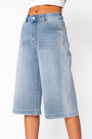 Blue elasticated denim shorts with rhinestones [5]