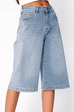 Blue elasticated denim shorts with rhinestones [4]