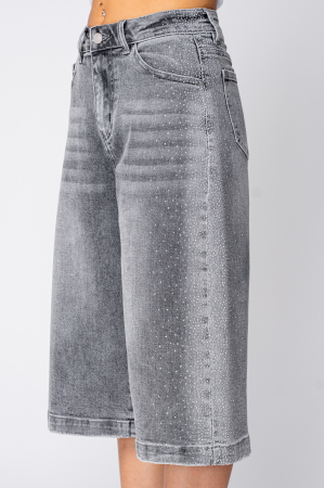 Grey elasticated denim shorts with rhinestones [6]