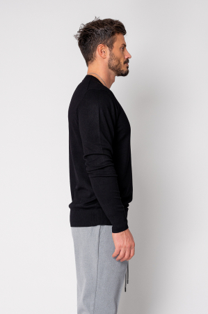 Knitted V cut sweater Black [1]