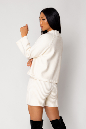Off White Sweater and Shorts Set [1]