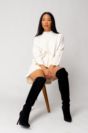 Off White Sweater and Shorts Set [3]