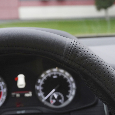 Husa Volan Piele Naturala Semi Perforata Negru 42-44 Cm [4]