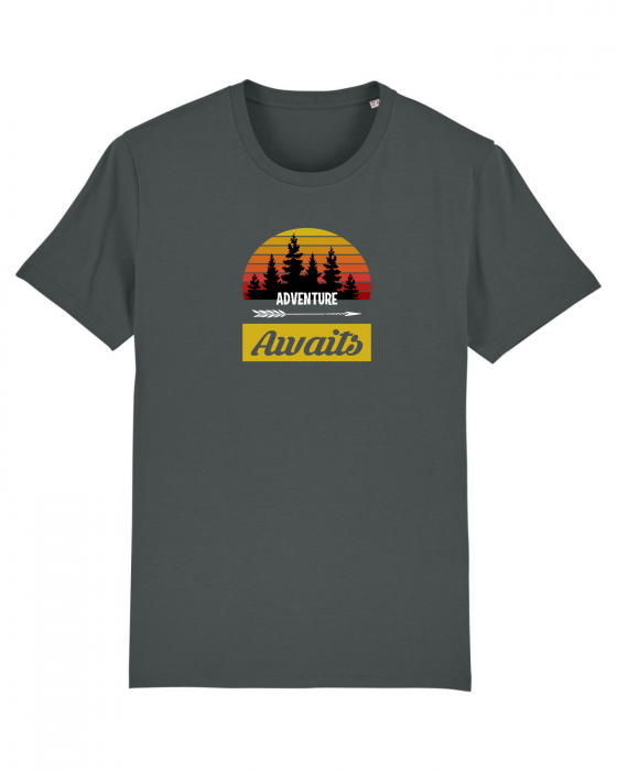 Tricou unisex Adventure awaits - UnderThePines.ro [1]