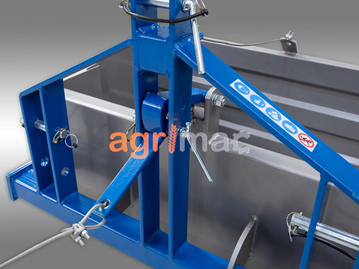 Cupă spate tractor BM120, 0.29 m³, basculare mecanică [6]